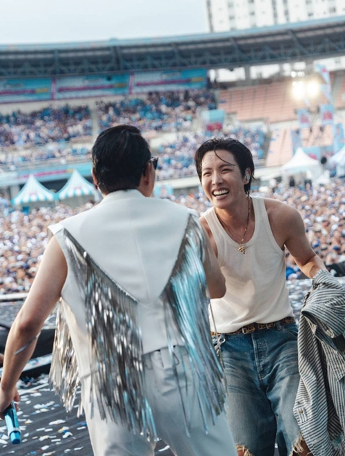 PSY、J-HOPE