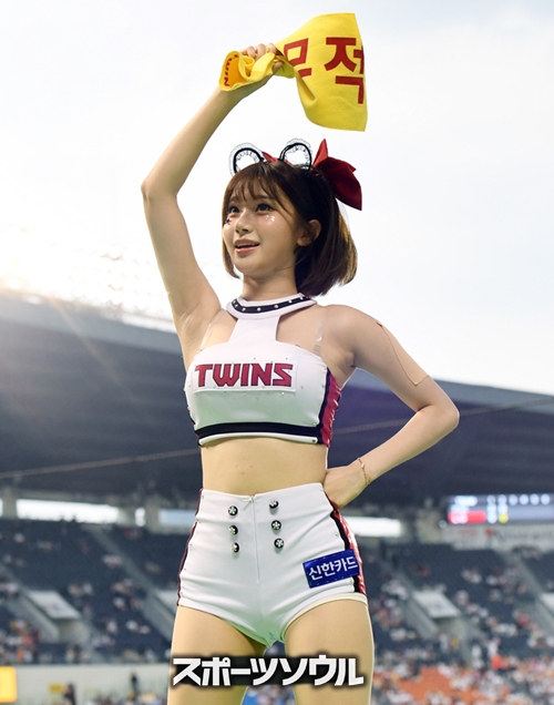 イ・ジュウン