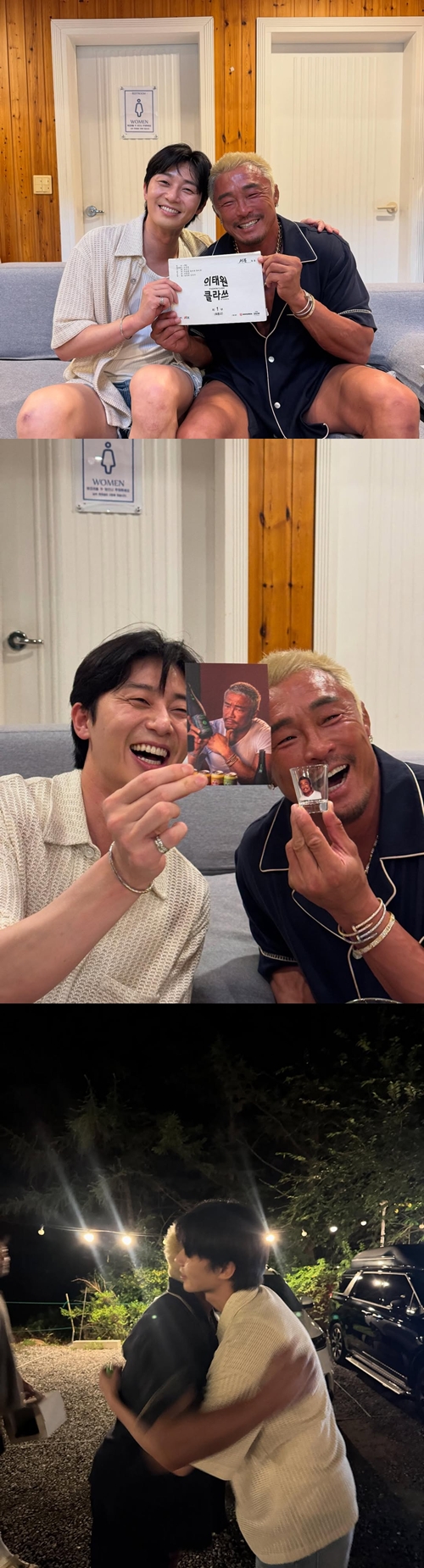 パク・ソジュン、秋山成勲