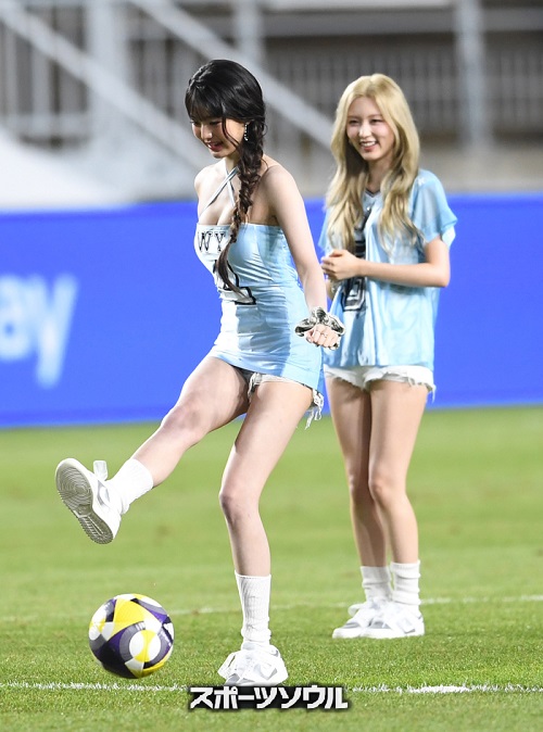 ボールを蹴るウォニョン