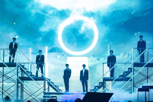MONSTA X