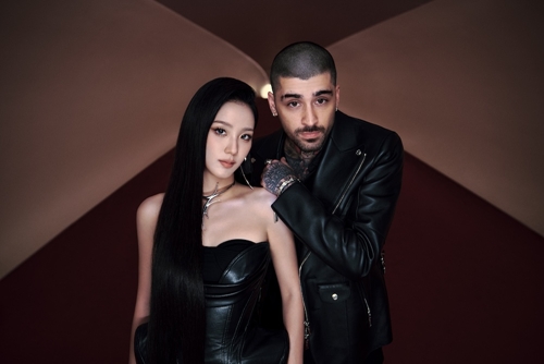 JISOO、ZAYN