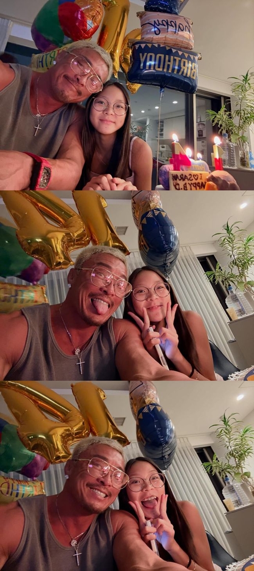 秋山成勲とサランちゃん