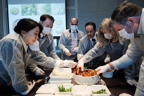 キムチ外交昼食会