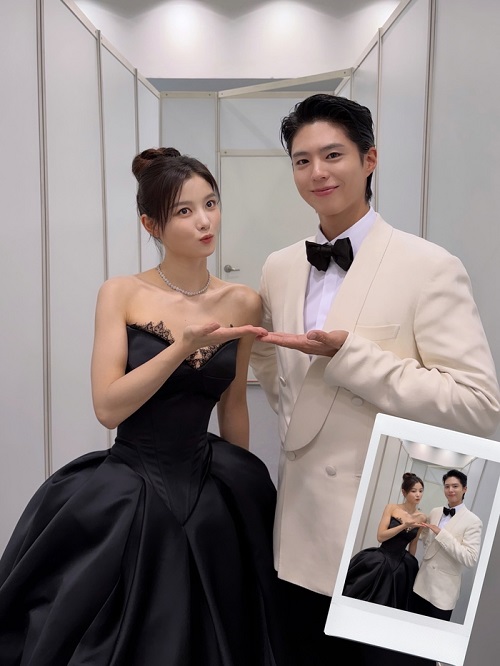 キム・ユジョン（左）とパク・ボゴム