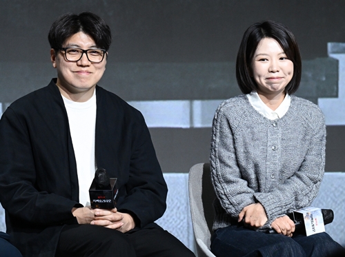 『白と黒のスプーン』PD