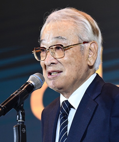 イ・スンジェさん