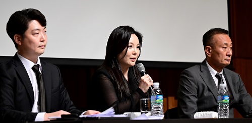 チャ・ガウォン会長（中央）