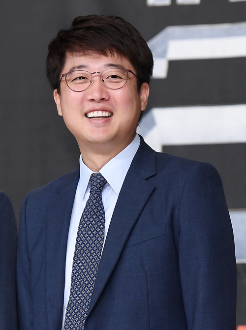 イ・ジュンソク議員