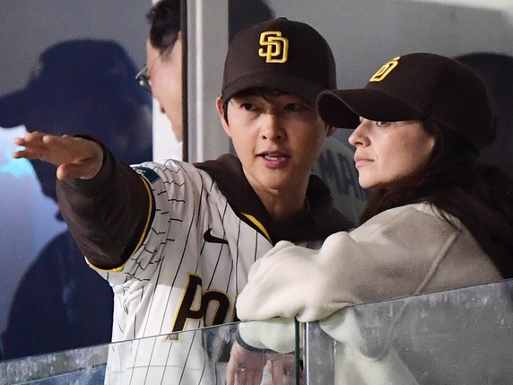 K-POPアイドルの在日コリアンとの婚約で再照明。国際結婚した韓国スターたち