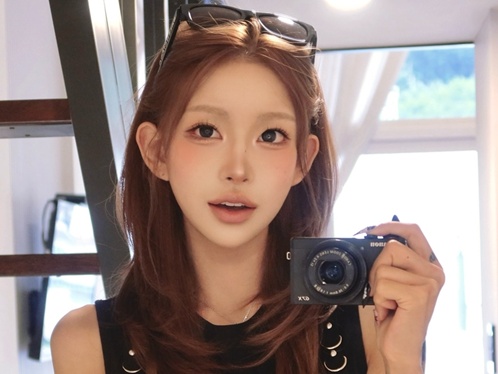 IVEウォニョンとの合成写真まで!!韓国トップ女優の娘チェ・ジュニのあふれるファン心理