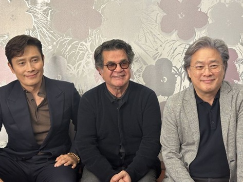 パク・チャヌク&イ・ビョンホン新作『仕方がない』、NYでの評価とは?