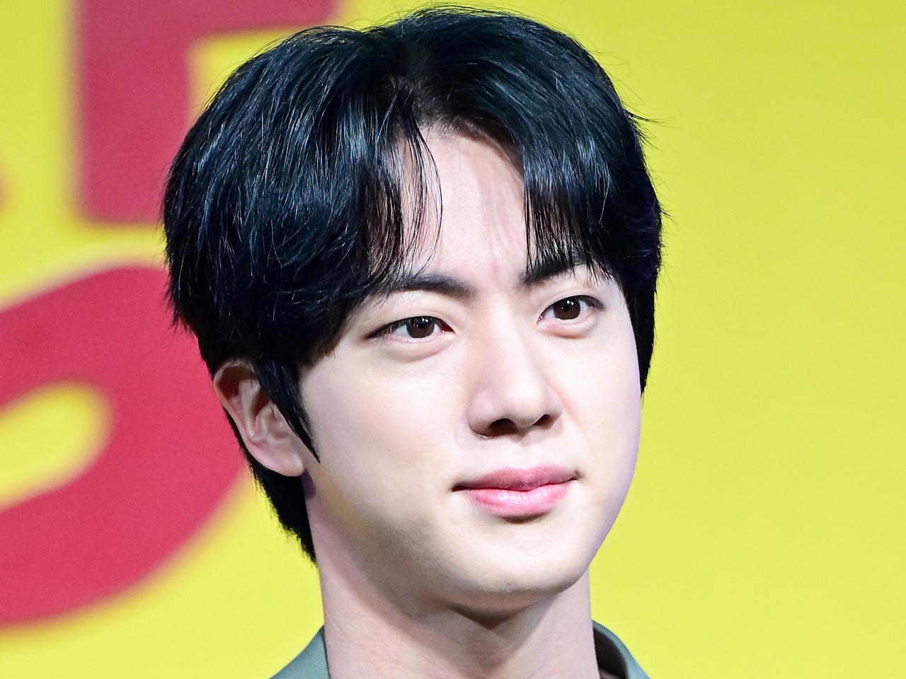 BTSのJINにキスした日本人女性が出頭…韓国では国内大半のメディアが大々的に報じる「良心が痛んだのか」