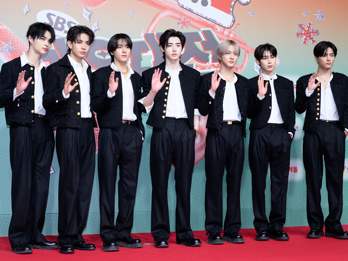 BTS（防弾少年団）、デビュー7周年記念“家族写真”公開へ「ピンク少年団