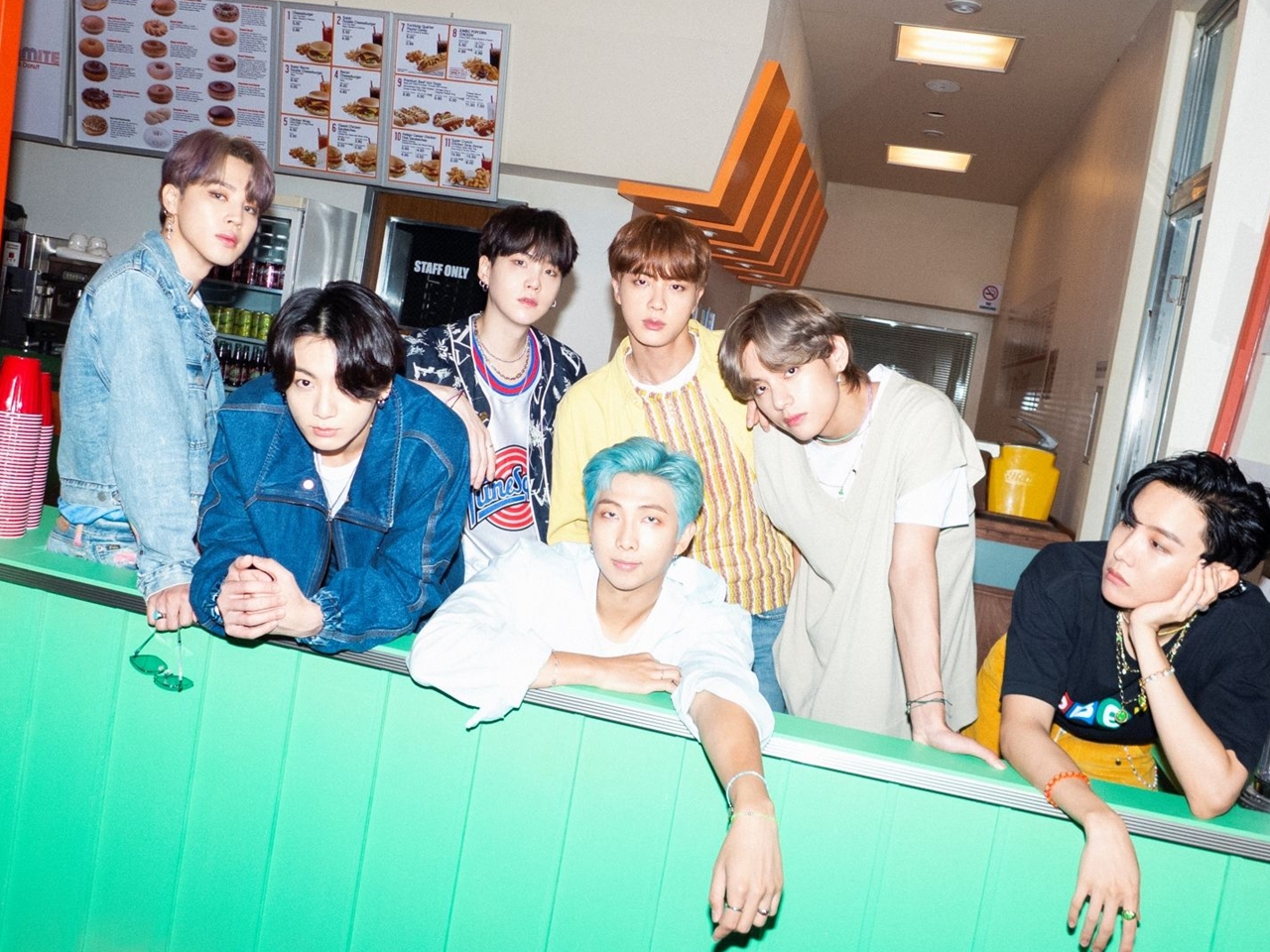 BTS、K-POPグループ初の快挙！大ヒット曲『Dynamite』がSpotify再生回数20億回突破