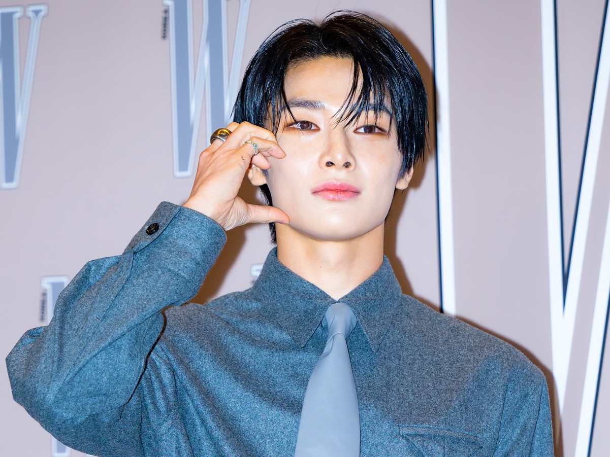 「大人の男に…」Stray Kids・I.N、末っ子とは思えない色っぽビジュに視線釘付け！【PHOTO】