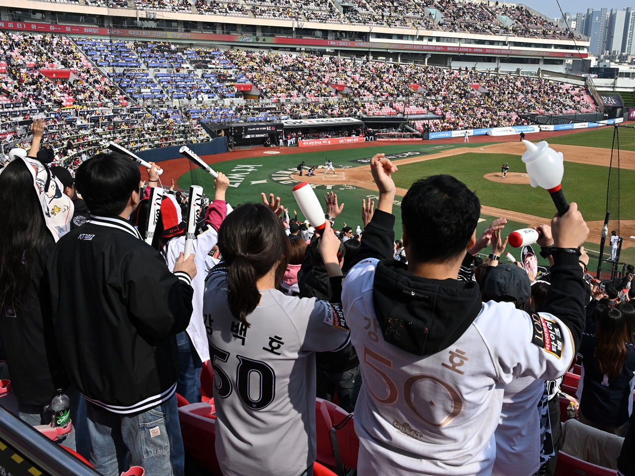 プレー中の選手もOK！韓国プロ野球、“ファンが撮るショート動画”で人気拡大図る NAVERが全10球団とパートナーシップ締結