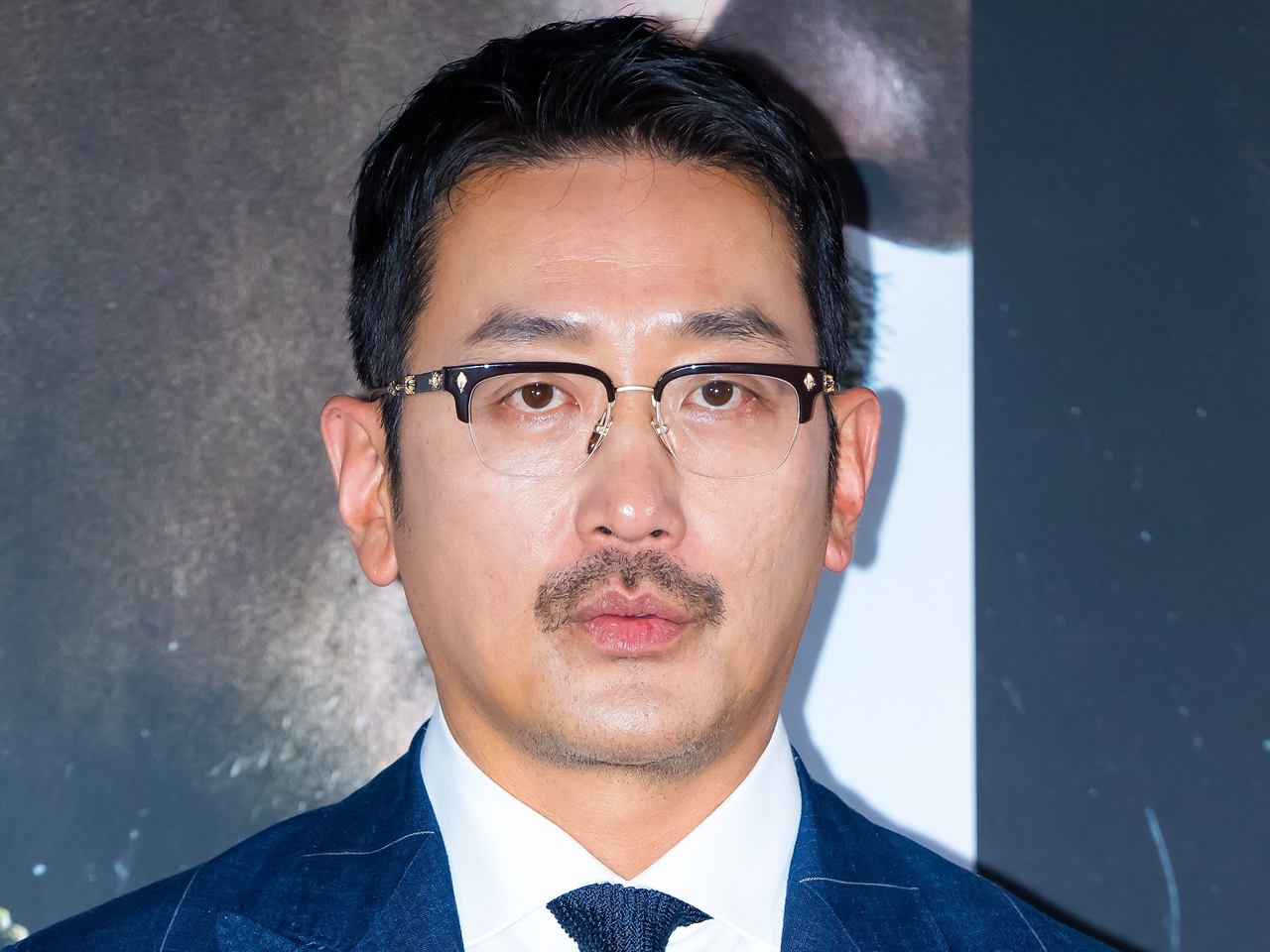 「俳優の名前を使った金銭詐欺が発生」ハ・ジョンウ所属事務所が被害を公表