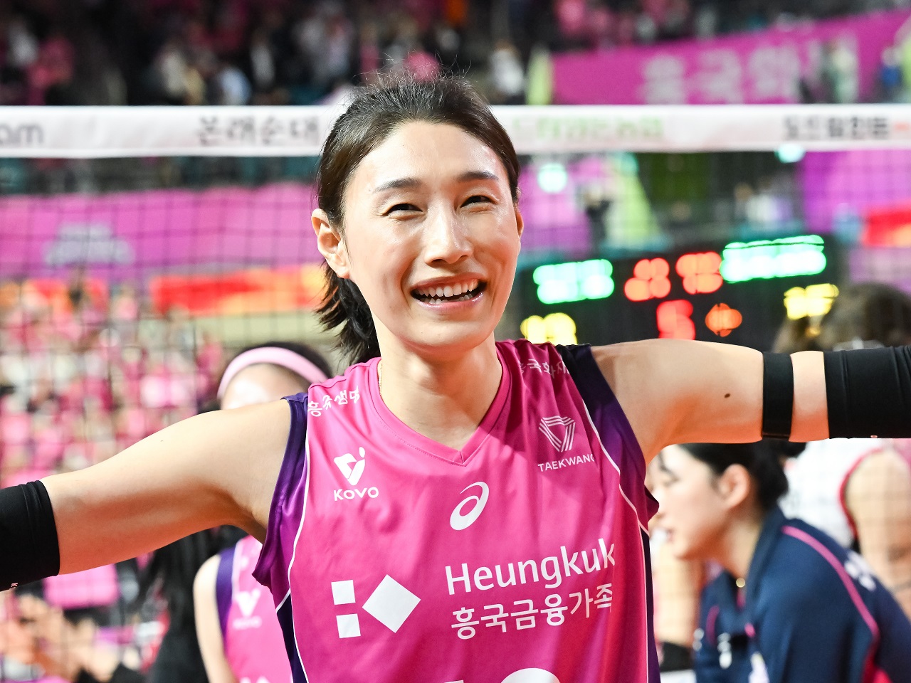 日韓戦まで予告　日本でも活躍した“バレー女帝”キム・ヨンギョン、新人監督として奮闘「私生活を失った」