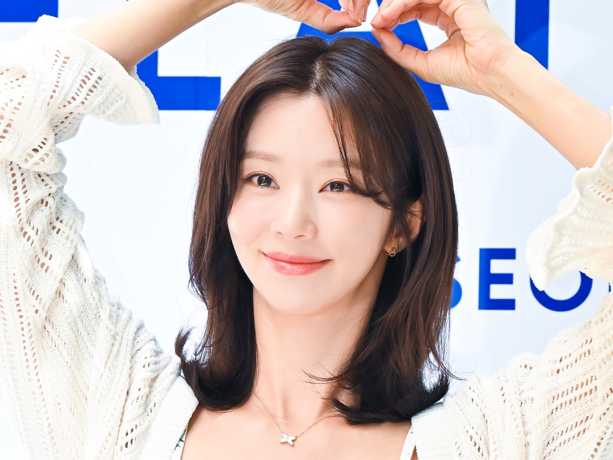 真夏で開放的に…韓国美人女優（35）、“結婚”について赤裸々に語る【PHOTO】