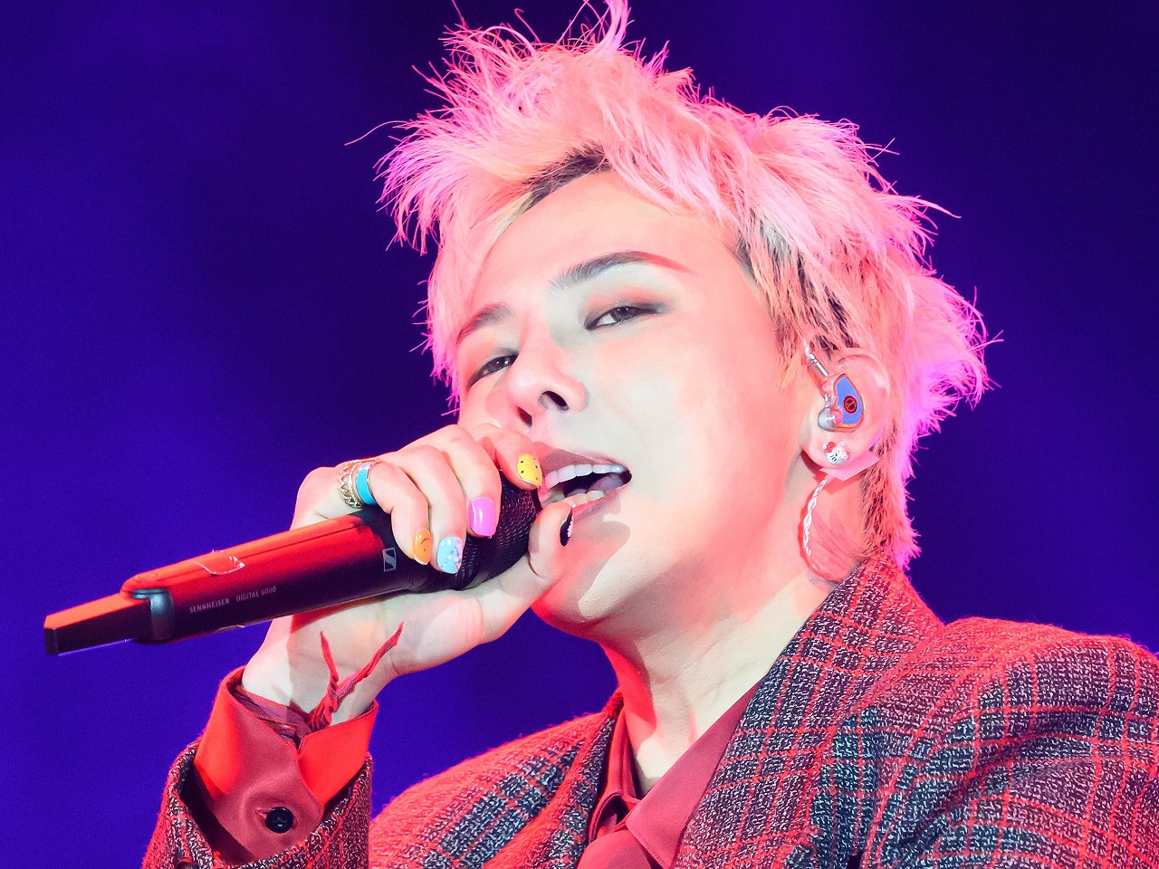 G-DRAGON、アルコール依存に苦しむ青少年の治療支援のために8800万円を寄付「金額の大小にかかわらず」