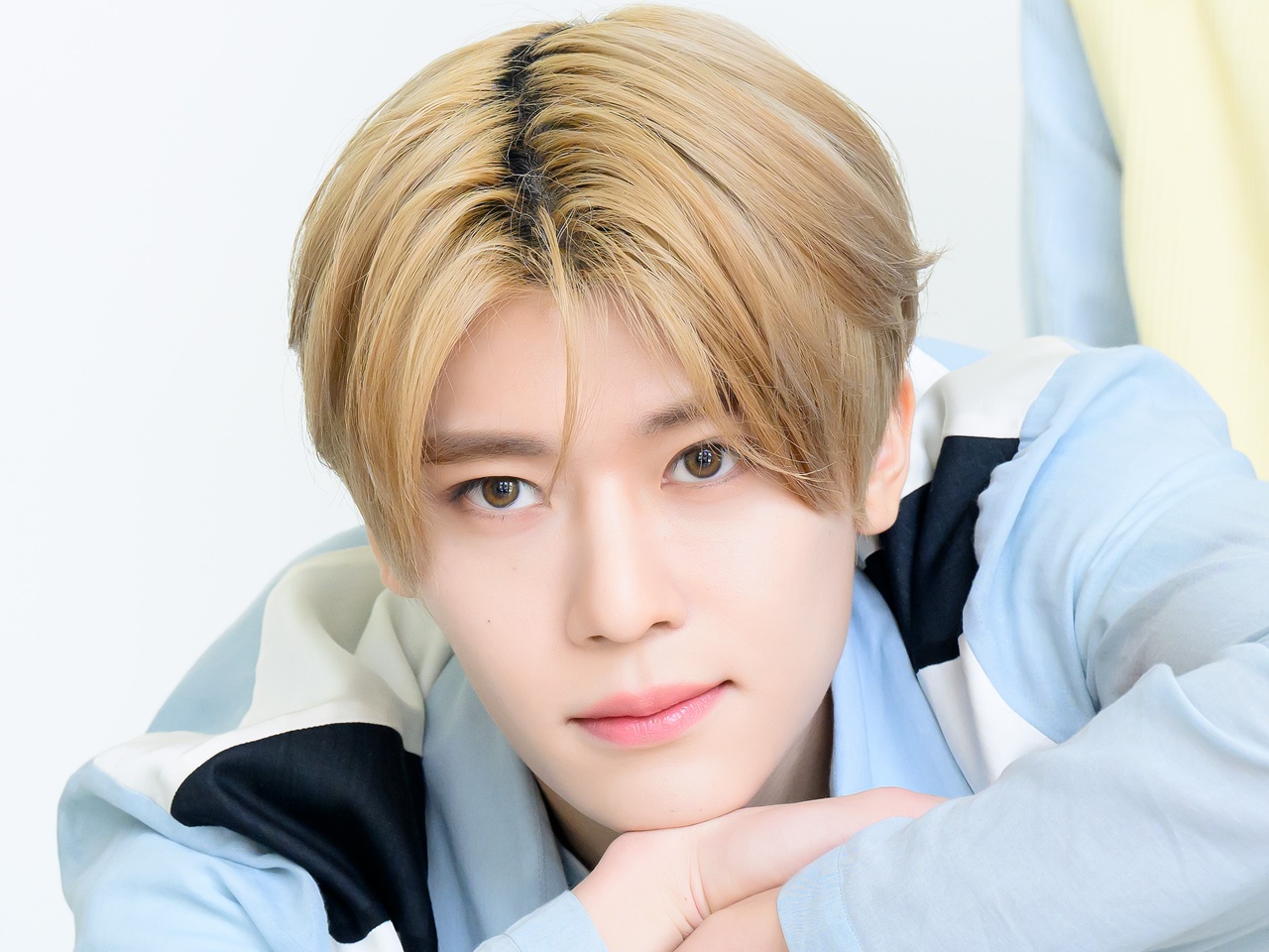 NCT WISH・シオン、2度の中止を経て念願の始球式に登場！“ピンクユニ”着用で話題