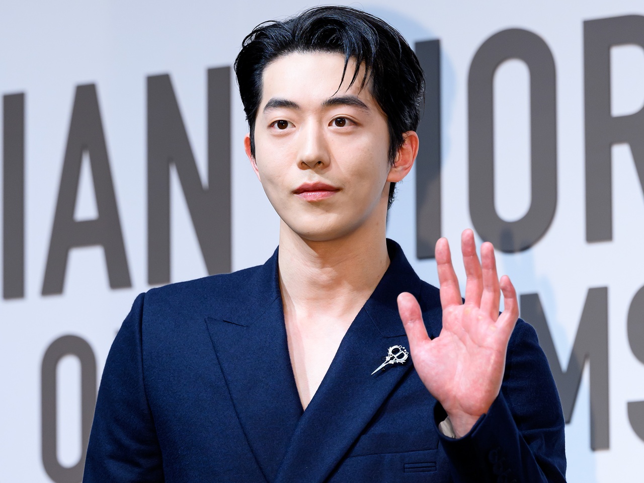俳優ナム・ジュヒョク、“犬顔”とのギャップがすごい！鍛え上げられた二の腕に視線釘付け「完璧」【PHOTO】