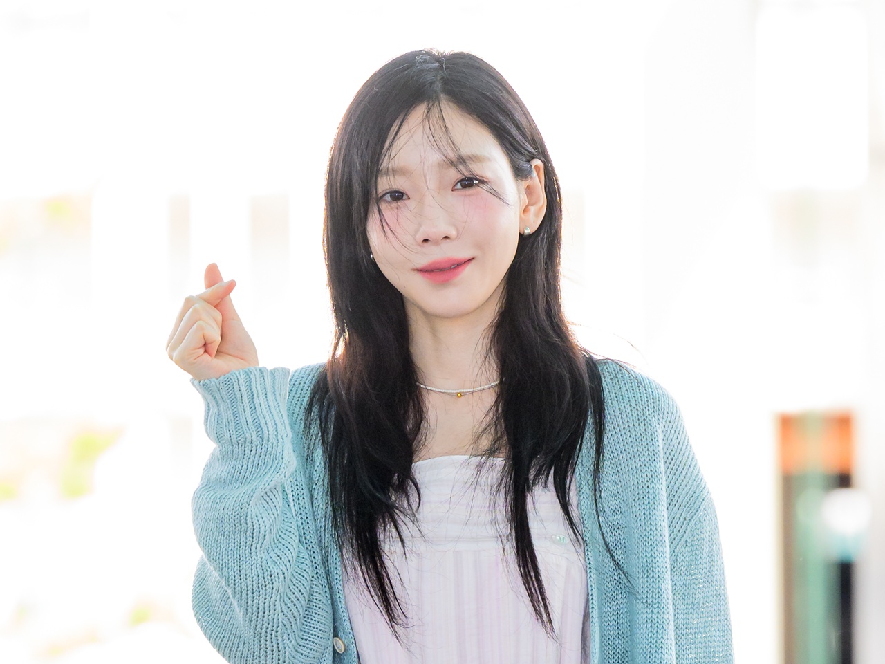 日本公演は突如中止となったが…少女時代・テヨン、シンガポール公演を成功裏に終了