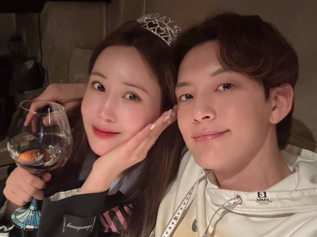 交際8年でゴールインの韓国“美男美女”夫婦、友人20人の前で熱々キス！結婚2周年の豪華パーティSHOTが話題【PHOTO】