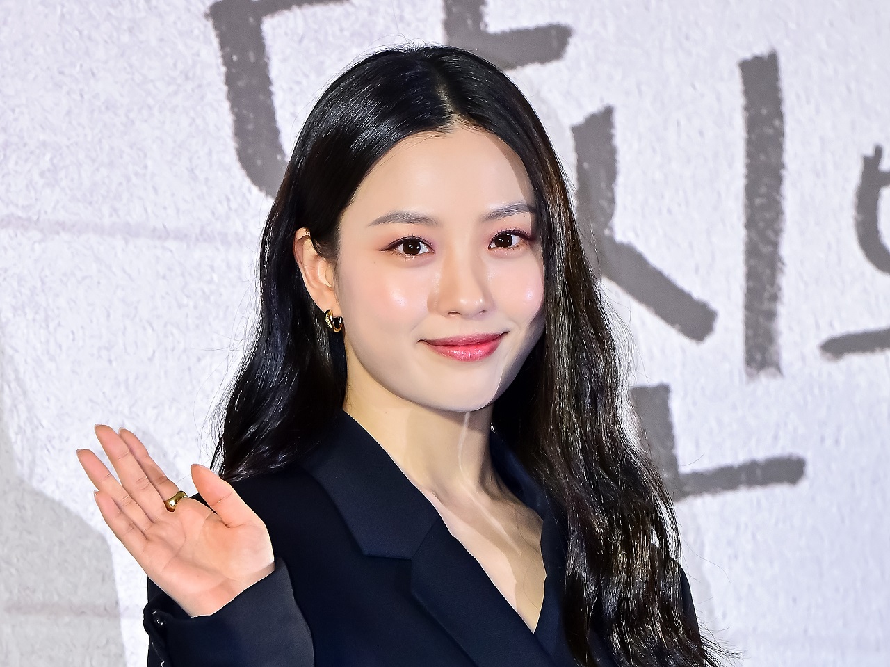 「中学1年から中絶のウワサ」など新たな疑惑が浮上した韓国女優、主演ドラマの視聴率は堅調