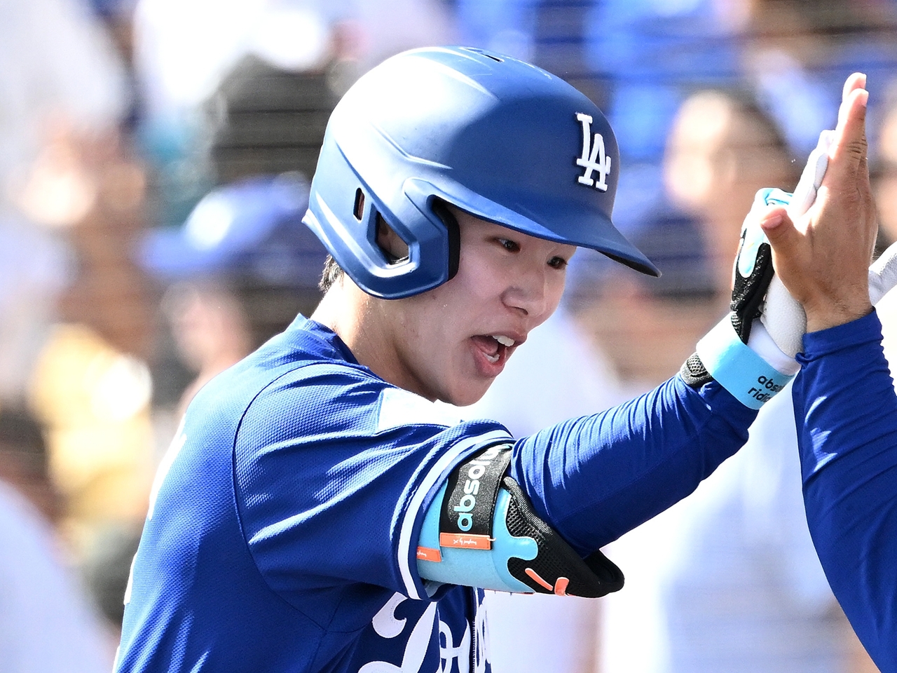 大谷同僚キム・ヘソンのメジャー初本塁打に韓国メディア歓喜！“走攻守”大活躍で山本由伸も援護