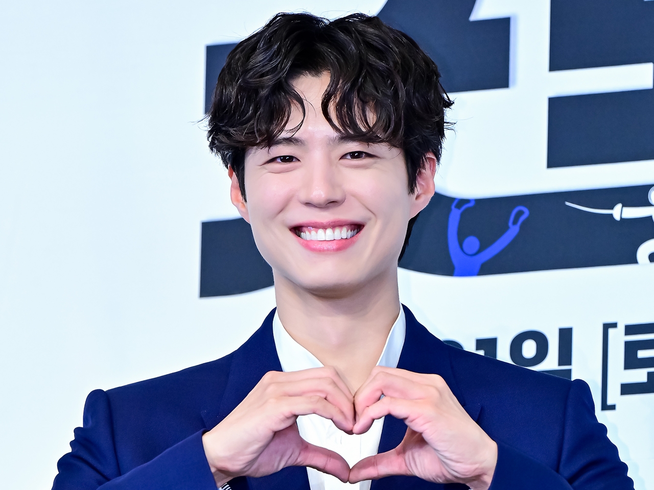 俳優パク・ボゴム、現実でもドラマの役にそっくり!?娘が恋人と旅行はダメときっぱり