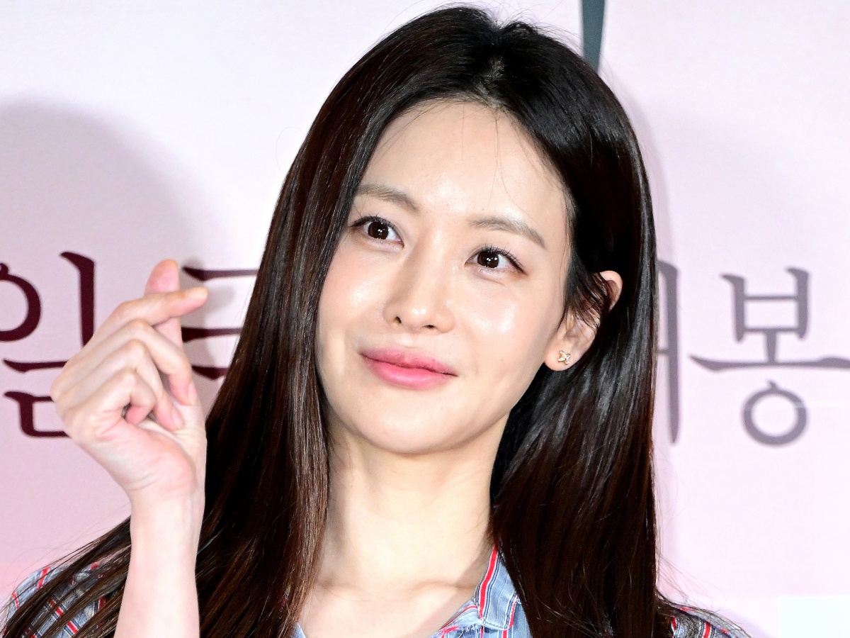 “清楚と妖艶の間”を自由自在に…アイドルデビューも経験した韓国女優（37）、美の全方位を披露