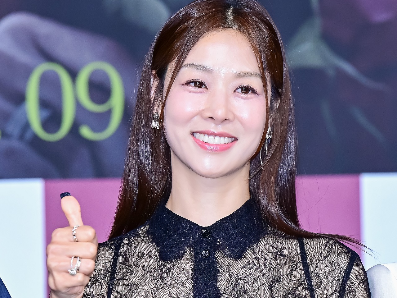 自分の連れ子まで愛してくれた俳優夫が限りなく黒に近い不倫騒動も…許した韓国女優「私個人のことよりも」