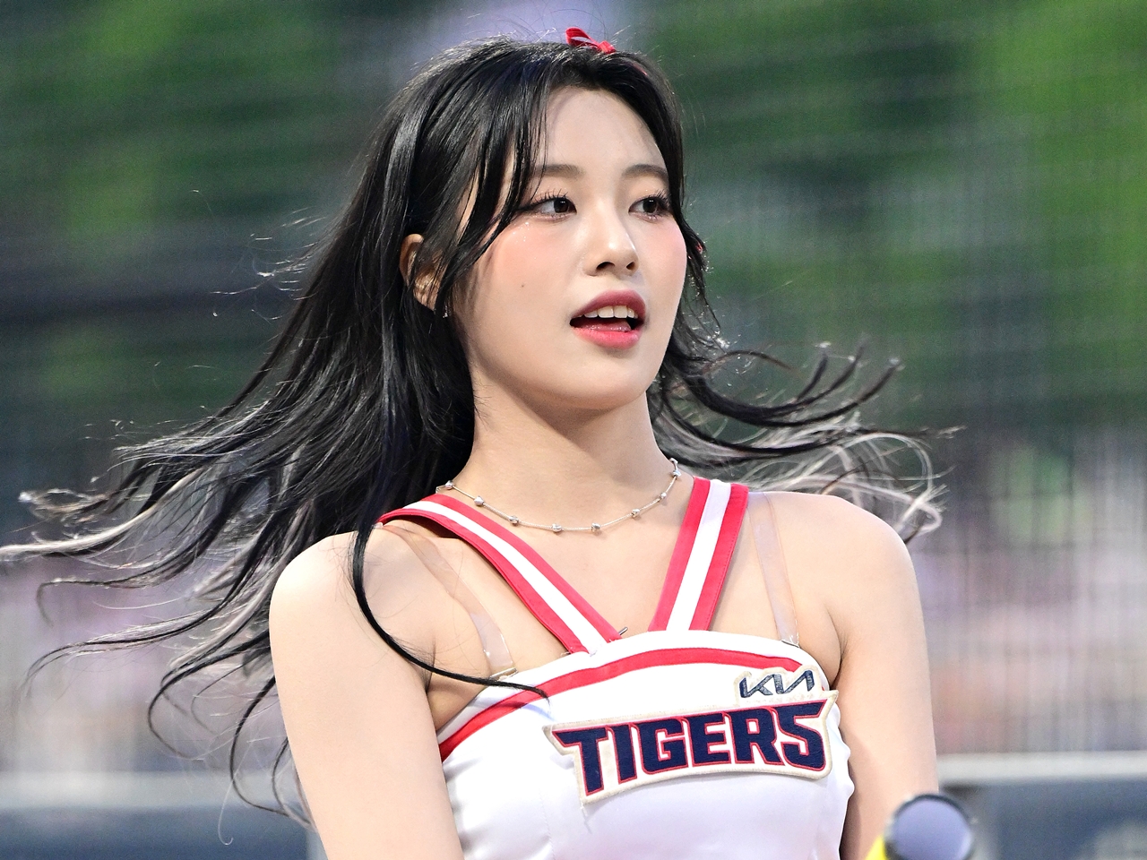 こ、これはスゴイ…韓国21歳チアガール、はだけたユニからド迫力の美スタイル「ナンバーワンです！」【PHOTO】
