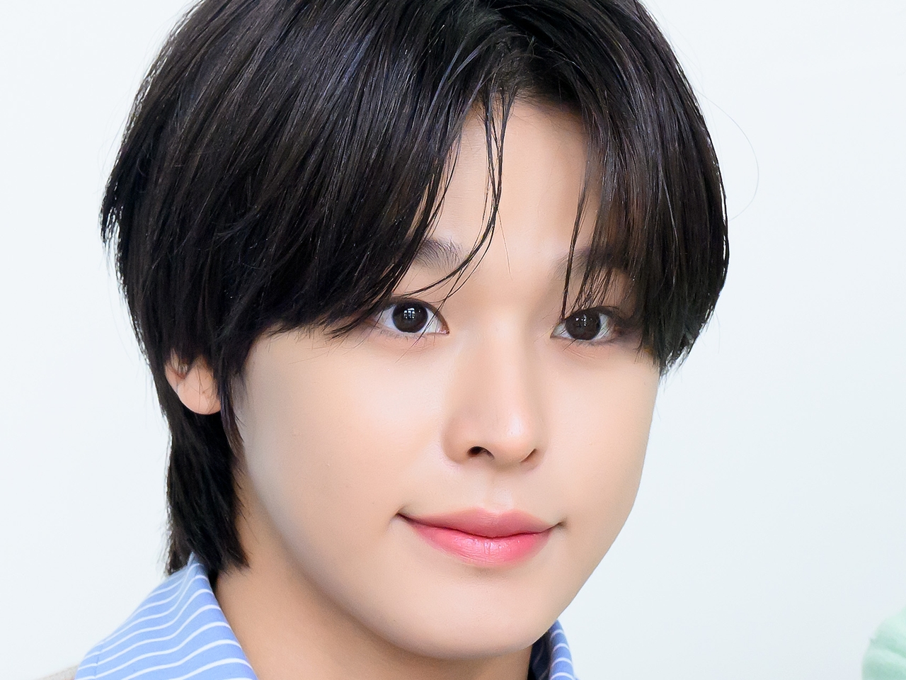 NCT WISH・リク、ホテルでくつろぐ様子があまりにも自然で「え？彼氏？」とファン騒然【PHOTO】