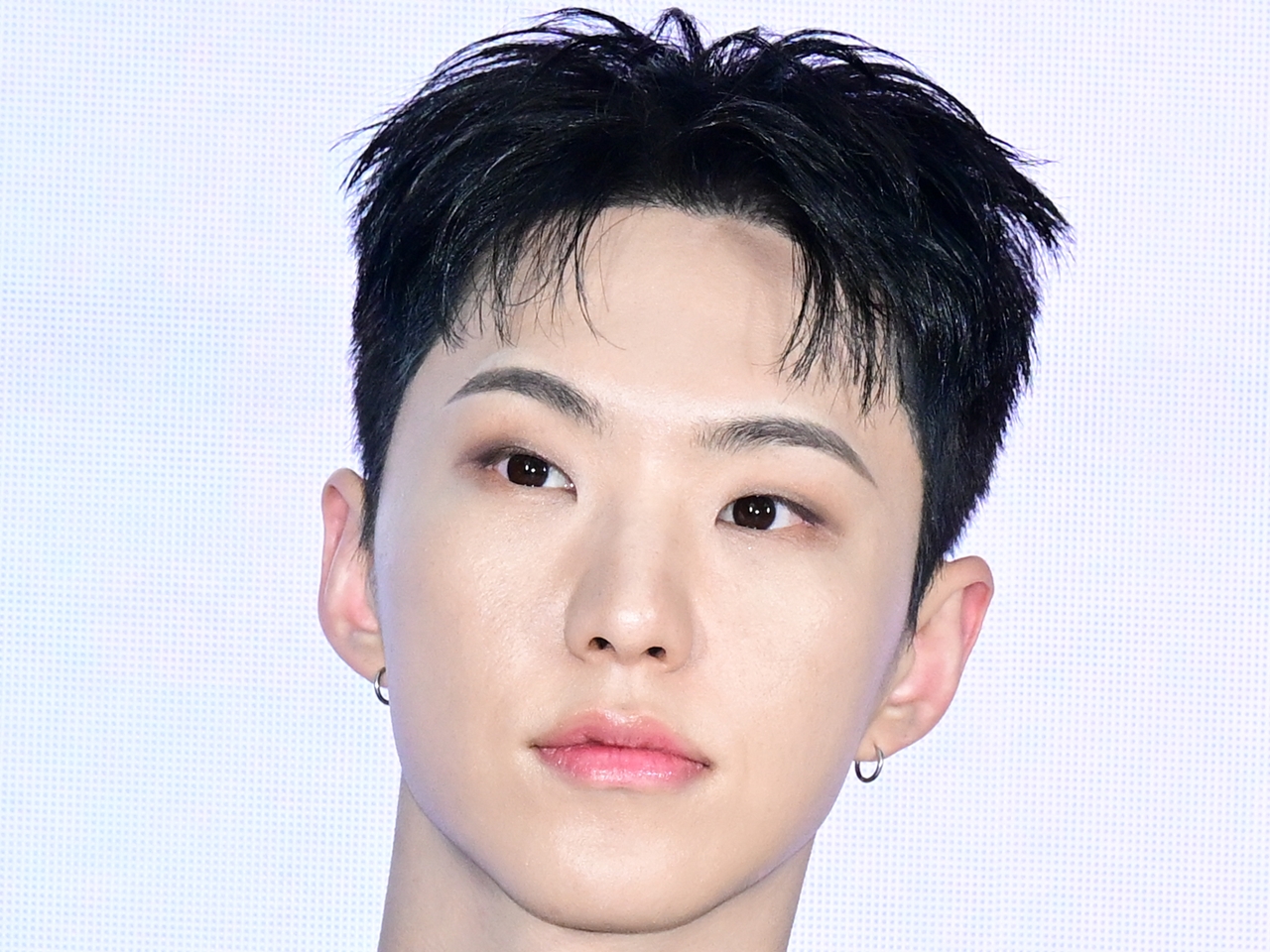SEVENTEEN・ホシ、誕生日に合わせて自作曲『I Want You Back』公開！一味違う面を披露