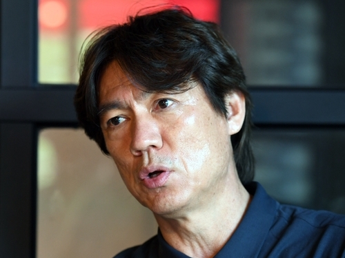 韓国代表・洪明甫監督インタビュー　逆風乗り越え導いたW杯、「指導者人生最後の挑戦」に示した覚悟