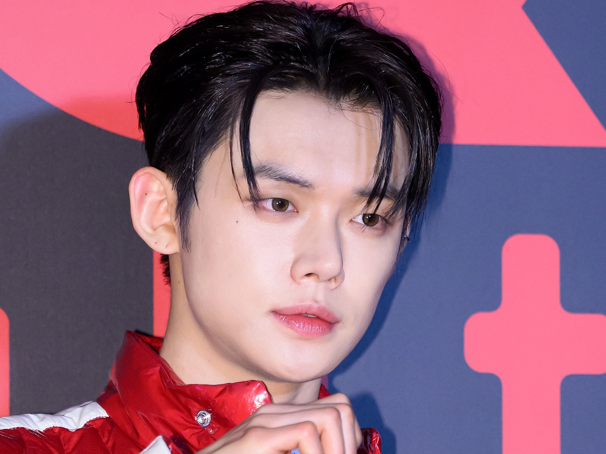 TXT・ヨンジュン、カムバック前に大胆イメチェン！久々のハイトーンヘアに反響「優勝」「似合ってる」【PHOTO】