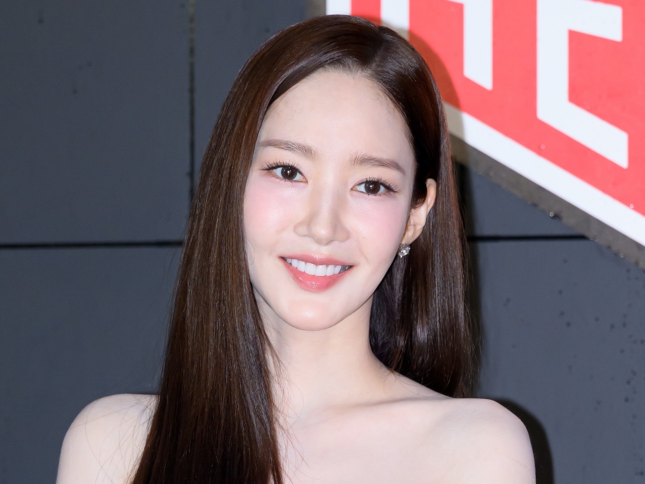 長澤まさみの“ハマり役”を演じるパク・ミニョン、本職のような制服姿にうっとり「待ちきれません！」【PHOTO】