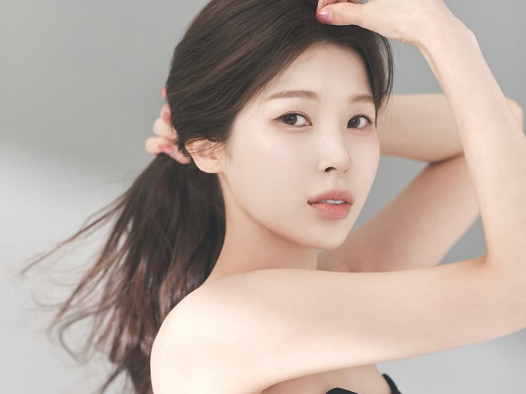 北朝鮮生まれの脱北女優、韓国大統領府で美脚披露！純白ミニ丈ドレスに「プリンセス」と称賛【PHOTO】