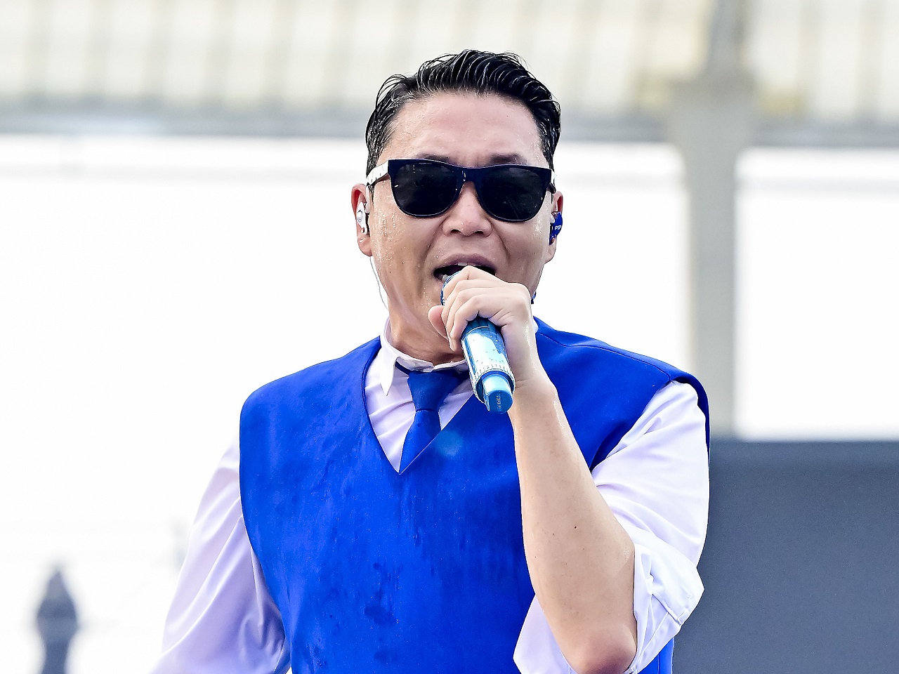 事務所や車を家宅捜索、携帯電話を押収…『江南スタイル』の歌手PSYに対する捜査の強度が高まる