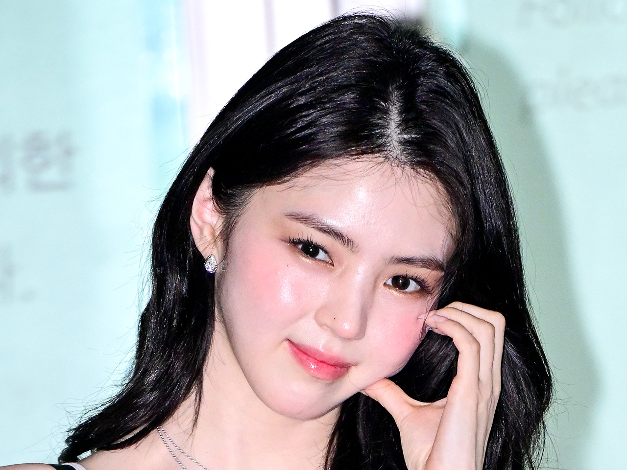 女優ハン・ソヒ、1年越しに美談が公開！秘密裏に学生たちにパソコンを購入、総額500万円超