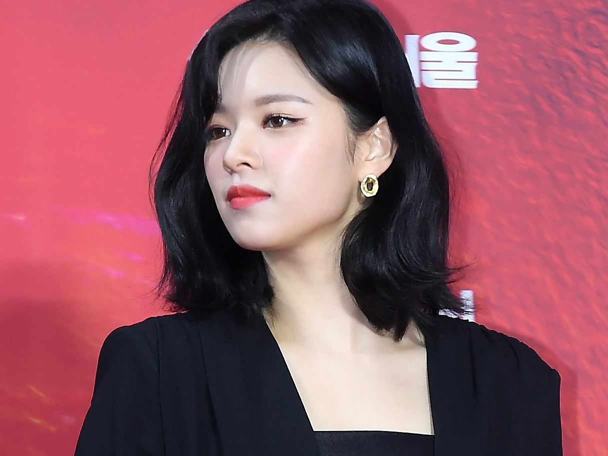 う、麗しすぎる…TWICE・ジョンヨンの美スタイル強調SHOTに惚れ惚れ「完璧」「オーマイガー」【PHOTO】