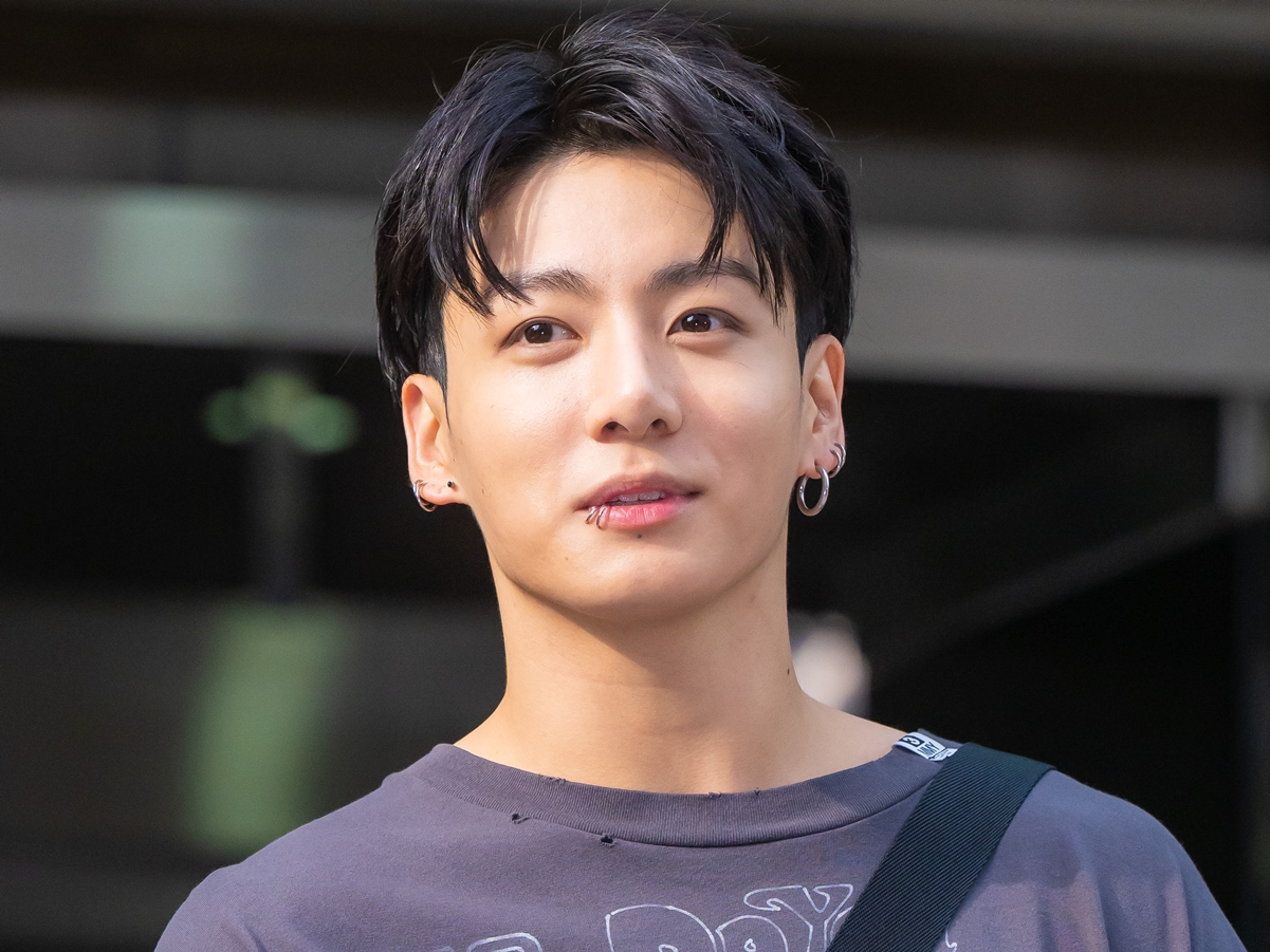 BTS・JUNG KOOKの人気が止まらない…世界の音楽フェスを魅了し“最も愛されるアイドル”第1位に！