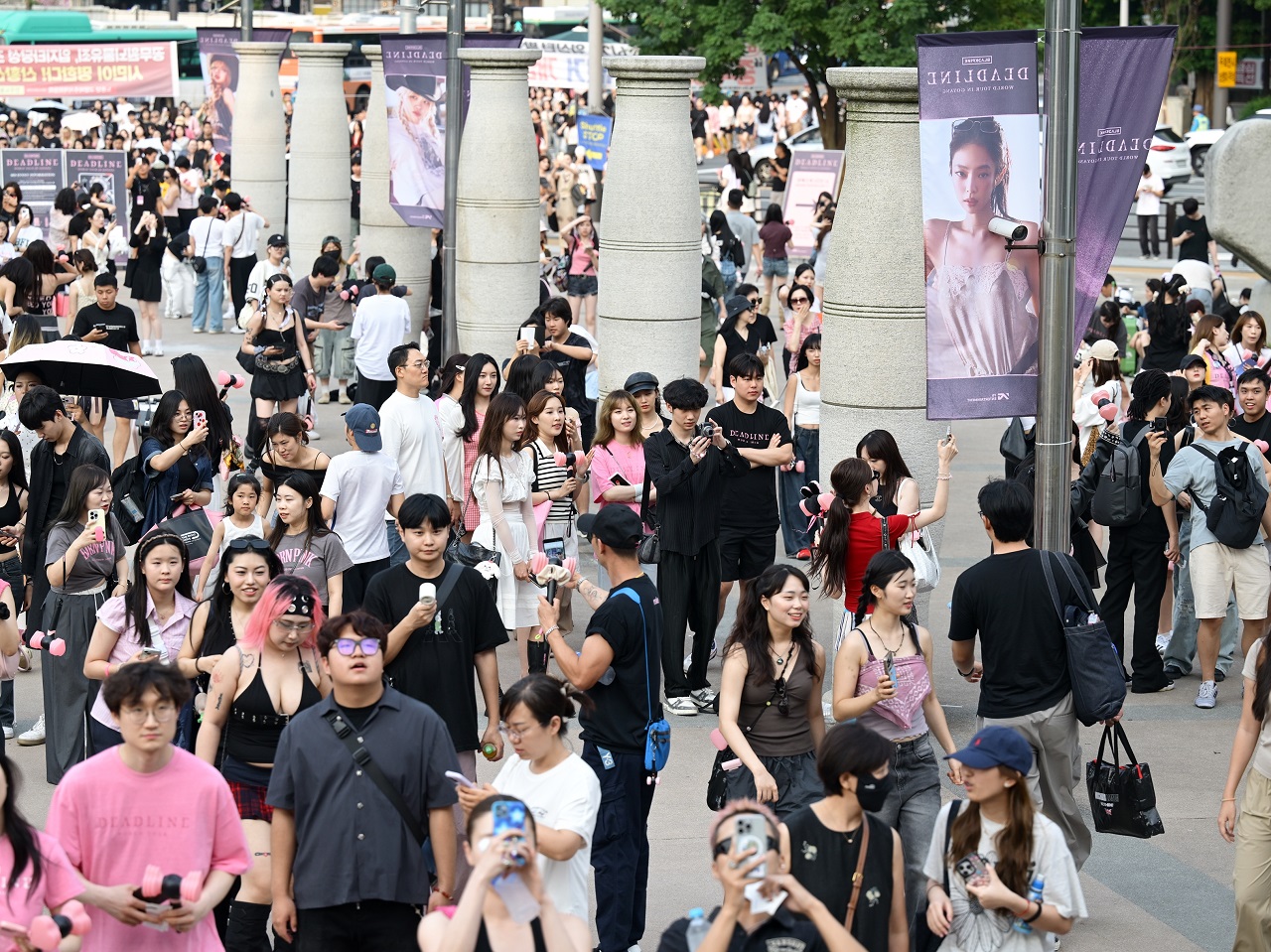 突然の中止でK-POPコンサートに広がる不信感　「チケットの売れ行き次第で開催可否を判断」の声まで