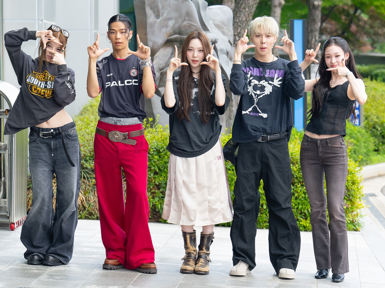 男女混合グループならではの宿舎ライフとは？“お嬢様アイドル”も話題のALLDAY PROJECTが初公開