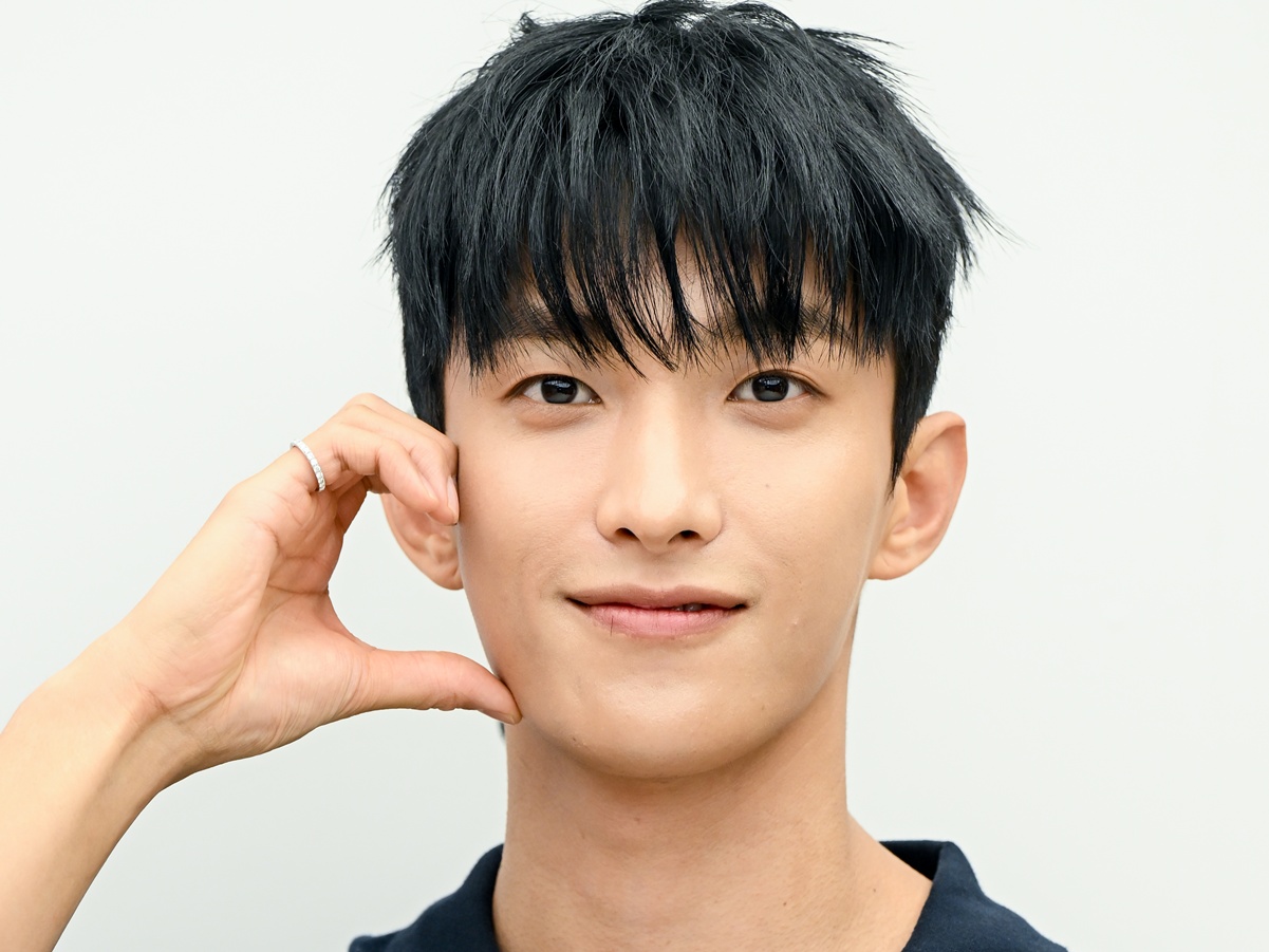 SEVENTEEN・ドギョム、愛嬌たっぷりのポーズ連発！韓国ブランドイベントでファンの視線を独占【独自写真】