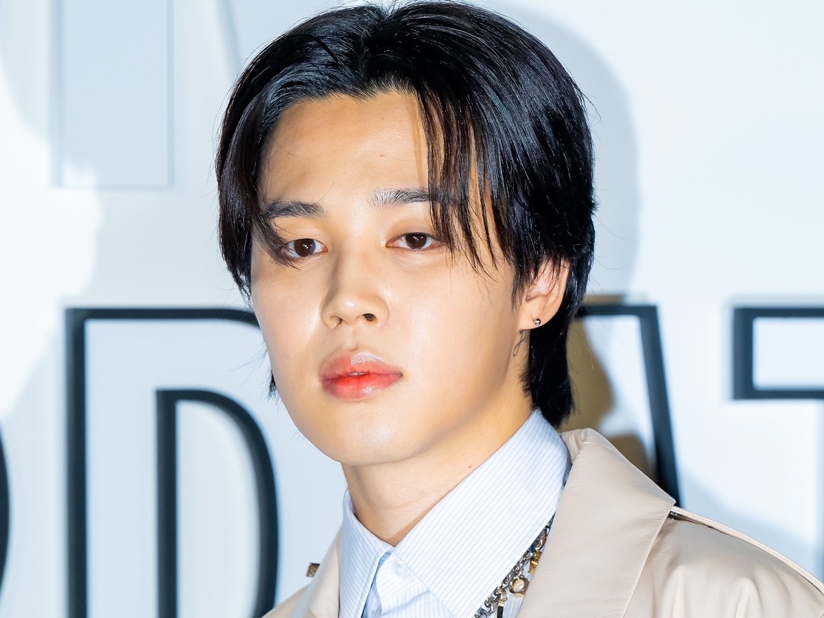 「僕も脱いだよ…」BTS・JIMIN、“上半身裸”SHOTを公開！そのワケとは？【PHOTO】