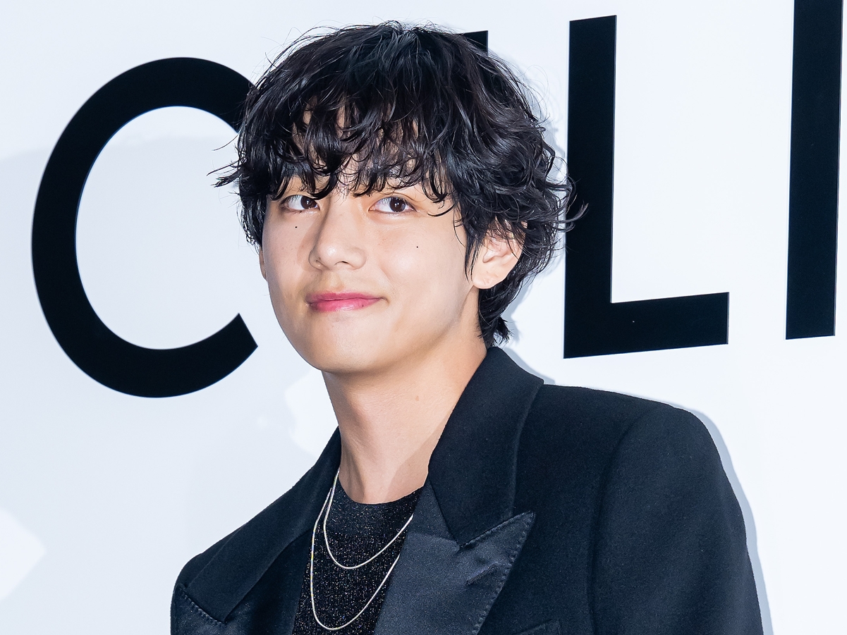 BTS・V、7年経っても色あせない人気…ソロ曲『Singularity』MVが再生回数2億回を突破！